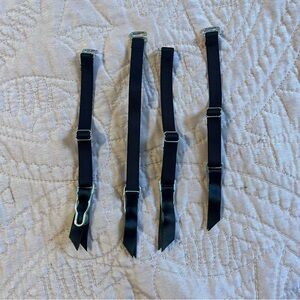 set of 4 garter/stocking clips